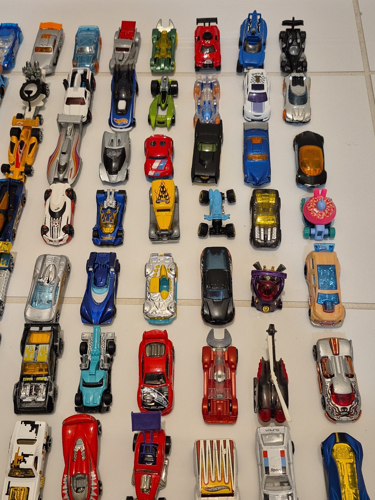 Lot of 100 Fantasy Hot Wheels Cars: Loose, Variety of Years #1