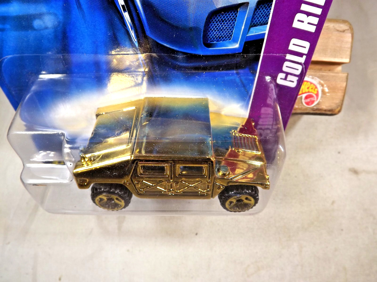 2007 Hot Wheels #55 Gold Rides 3/4 HUMVEE Gold w/Gold ORUT5 Spoke Wheels