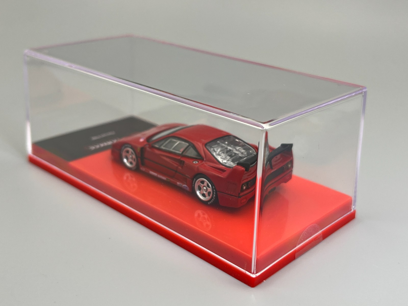 Ferrari F40 Rosso Corsa Tarmac Works Road64 1/64 scale with Display Case