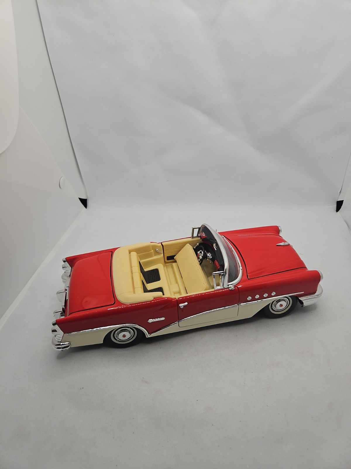 MIRA GOLDEN LINE 1/18TH SCALE 1955 BUICK CENTURY CONVERTIBLE RED #CR1