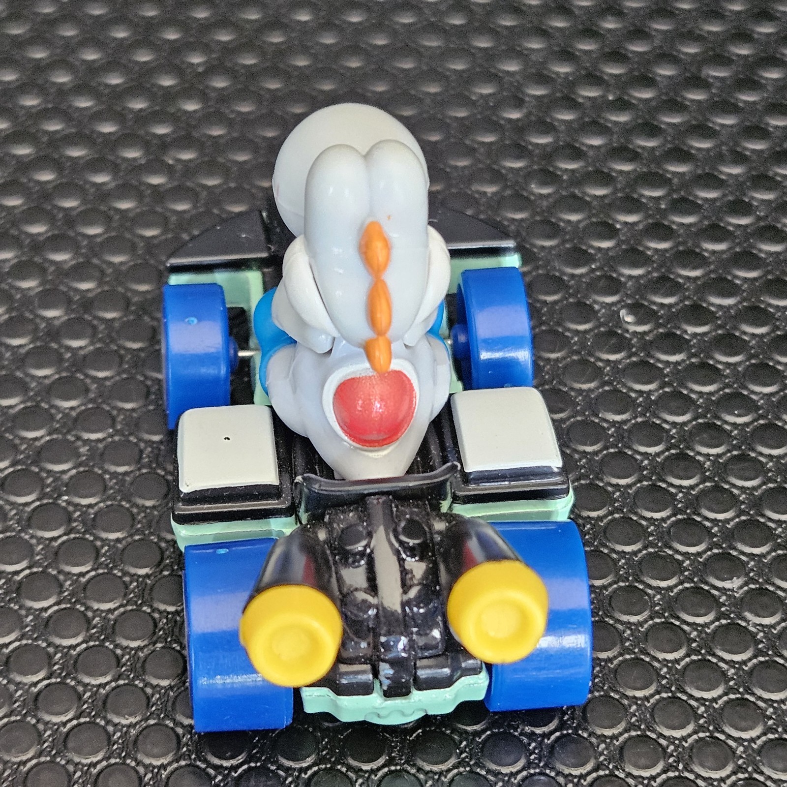Hot Wheels Mario Kart WHITE GRAY YOSHI Diecast Car NO EGG Surprise Paint Wear