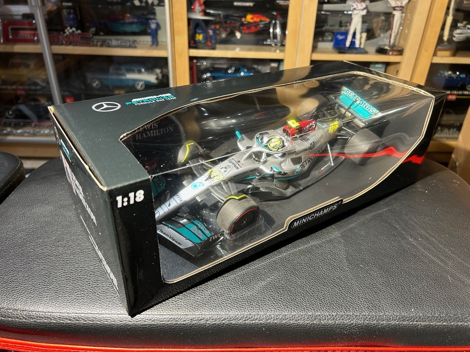 1/18 Minichamps – 2022 MERCEDES-AMG F1 W13 E #44 – LEWIS HAMILTON – SPANISH GP