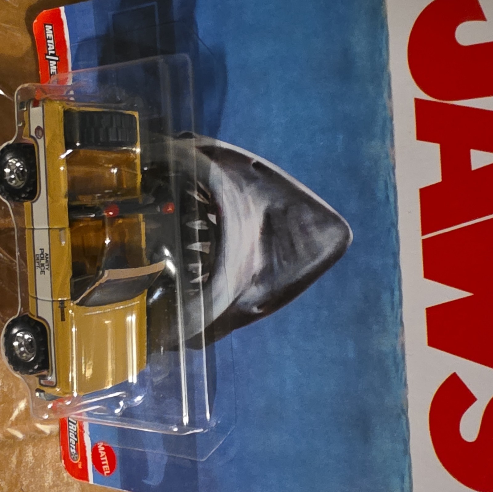 Hot Wheels Premium JAWS ’75 Chevy Blazer Custom Amity Police Real Riders DMC55