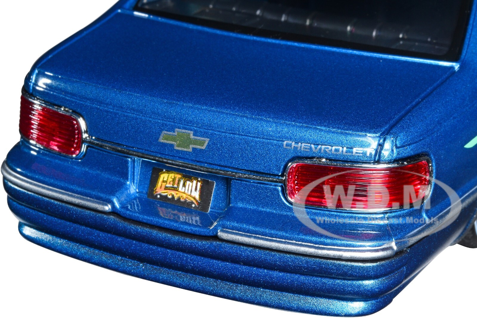1993 CHEVROLET CAPRICE LOWRIDER BLUE GET LOW 1/24 DIECAST CAR MOTORMAX 79022