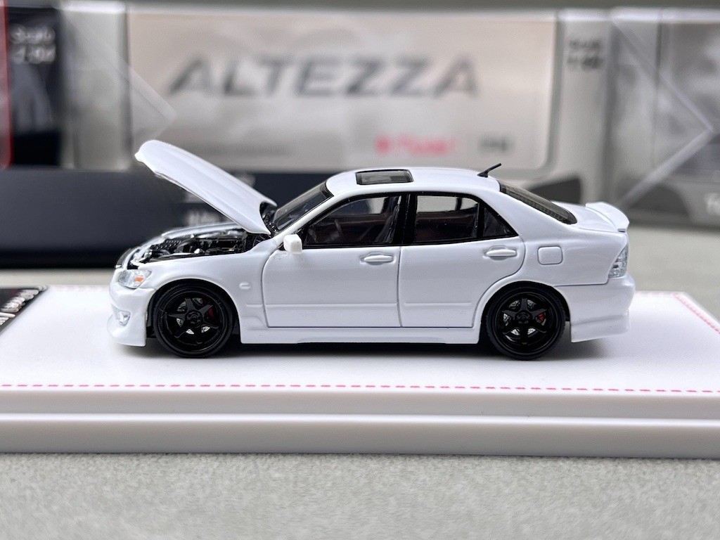 FH 1:64 White Altezza RS200 SXE10 Sedan Sports Model Diecast Collect Car