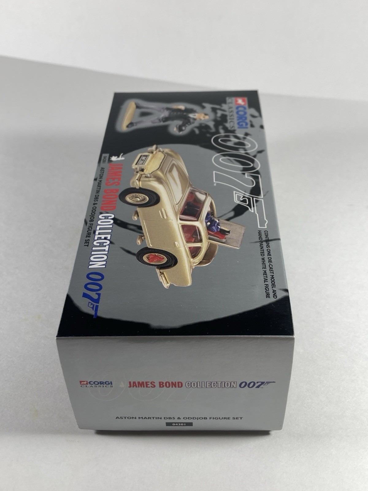 Corgi 1/43 Scale 04201 James Bond 007 Aston Martin DB5 & Oddjob Figure Set