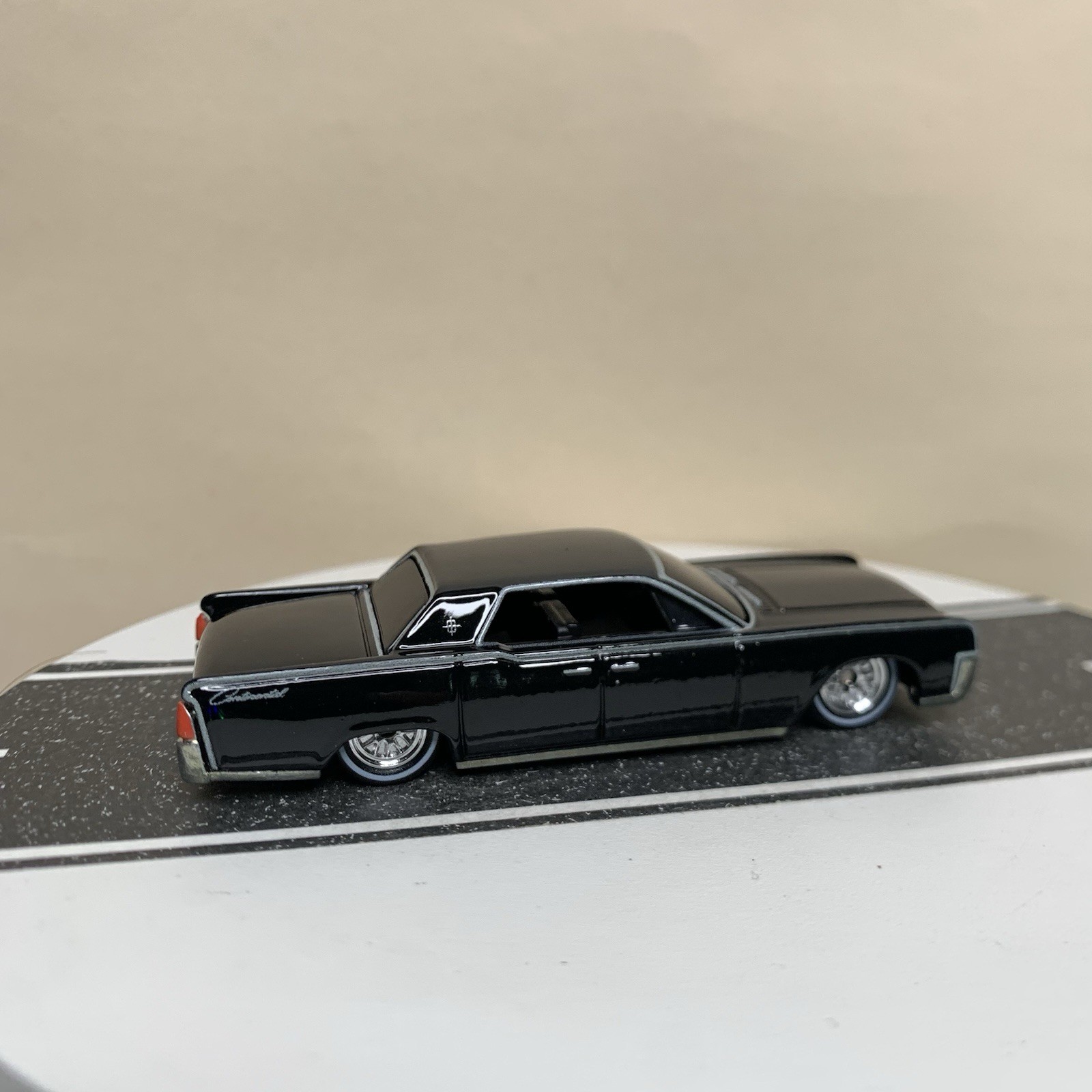 Hot Wheels Premium Pop Culture The Matrix 1964 Lincoln Continental Black 1:64 NM