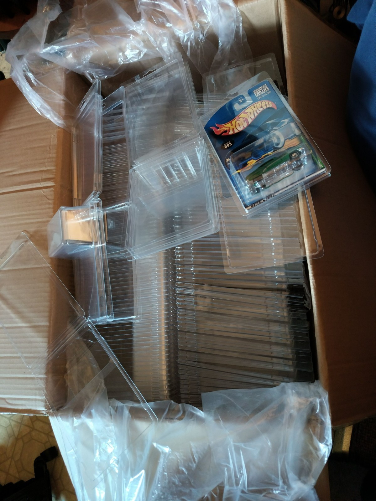 Hot Wheels Protective Clam Shell Case Fits mainline size cards 60 for $50 Shippd