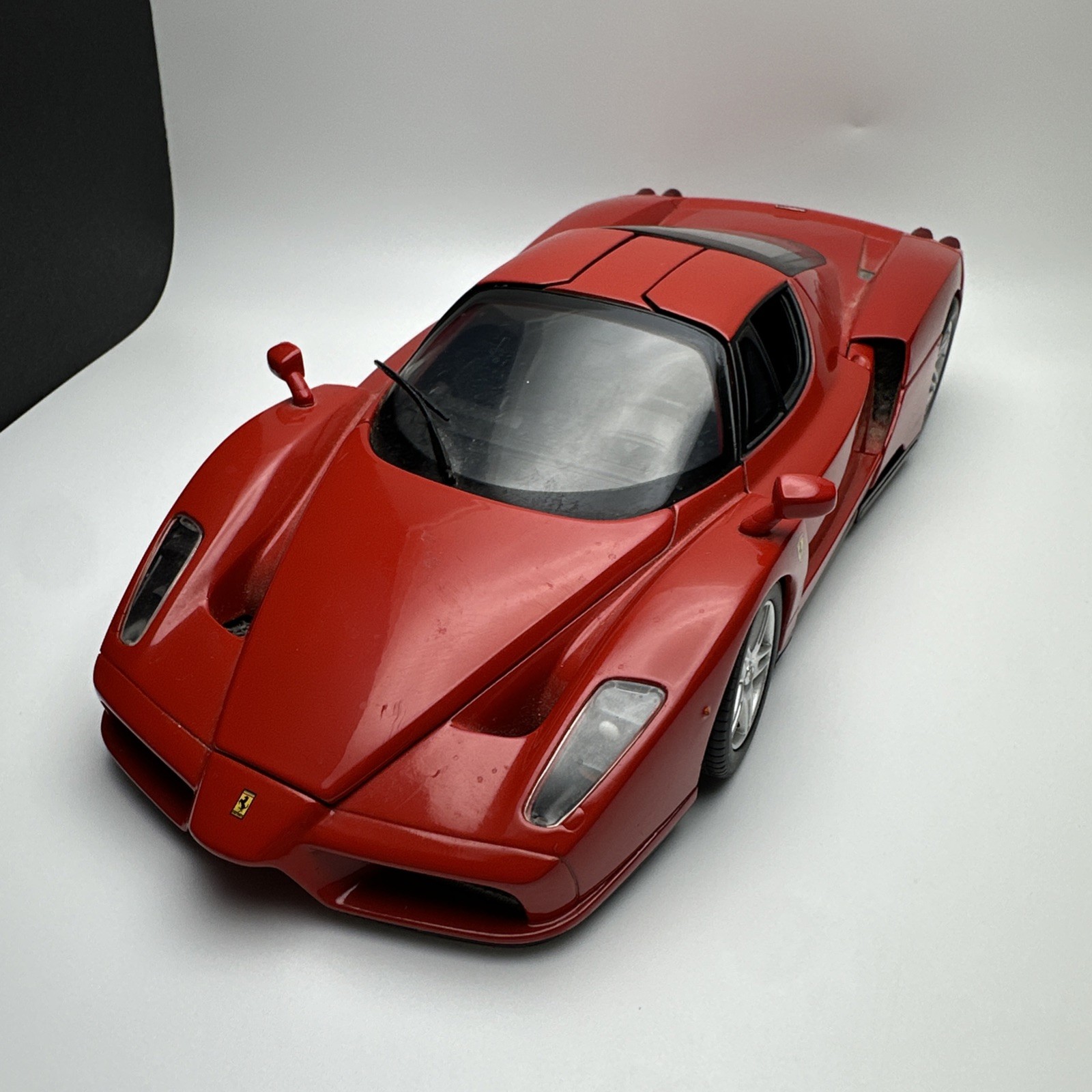 Enzo Ferrari – 1/18 1:18 – Hot Wheels Mattel 2002 – Red Diecast – Used No Box