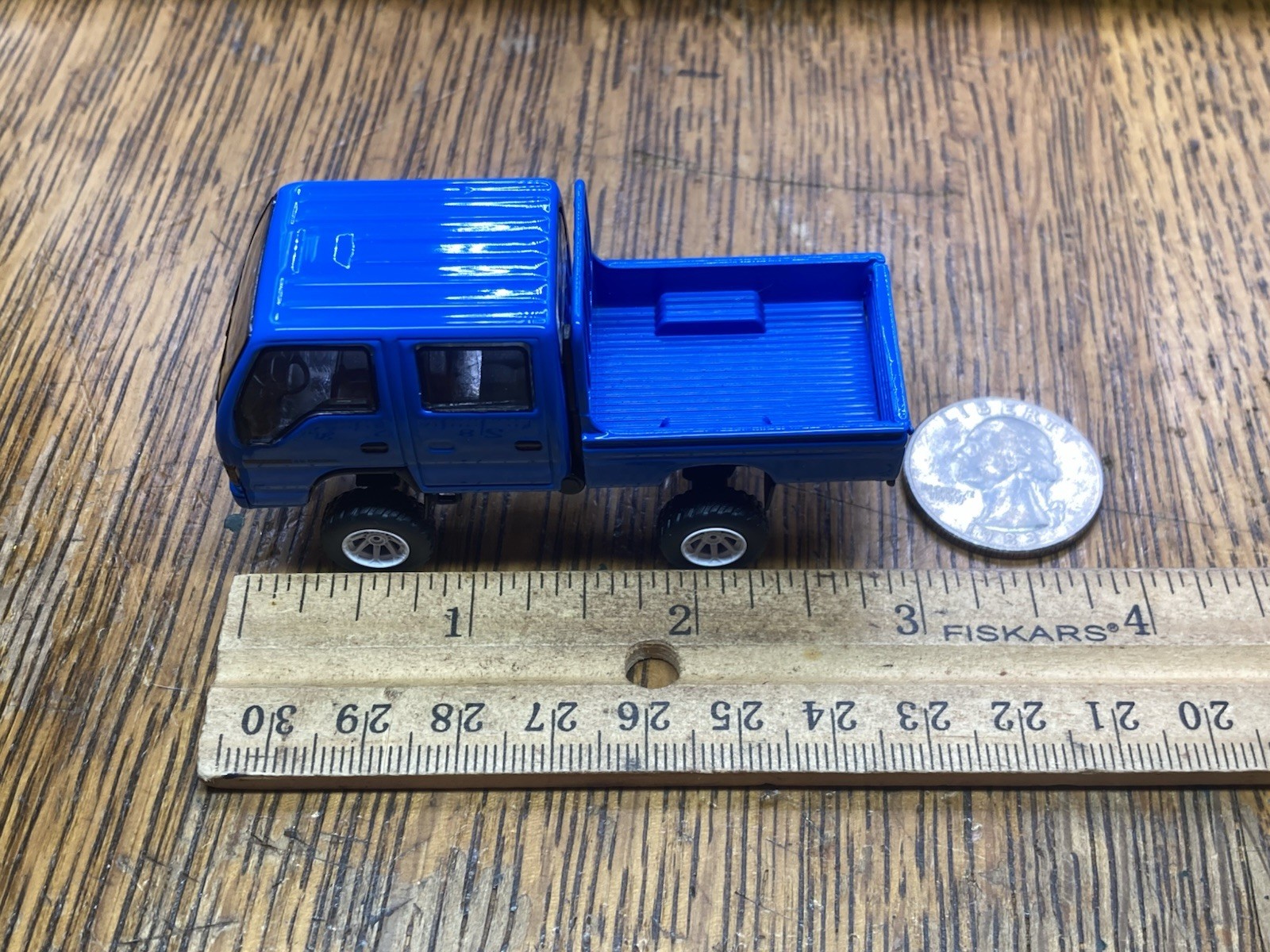 Isuzu NHR Lifted 4×4 Pickup Truck 1/64 Scale Massdi Diecast Custom Model1