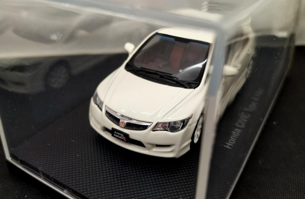 EBBRO HONDA CIVIC TYPE R FD2 WHITE 559332