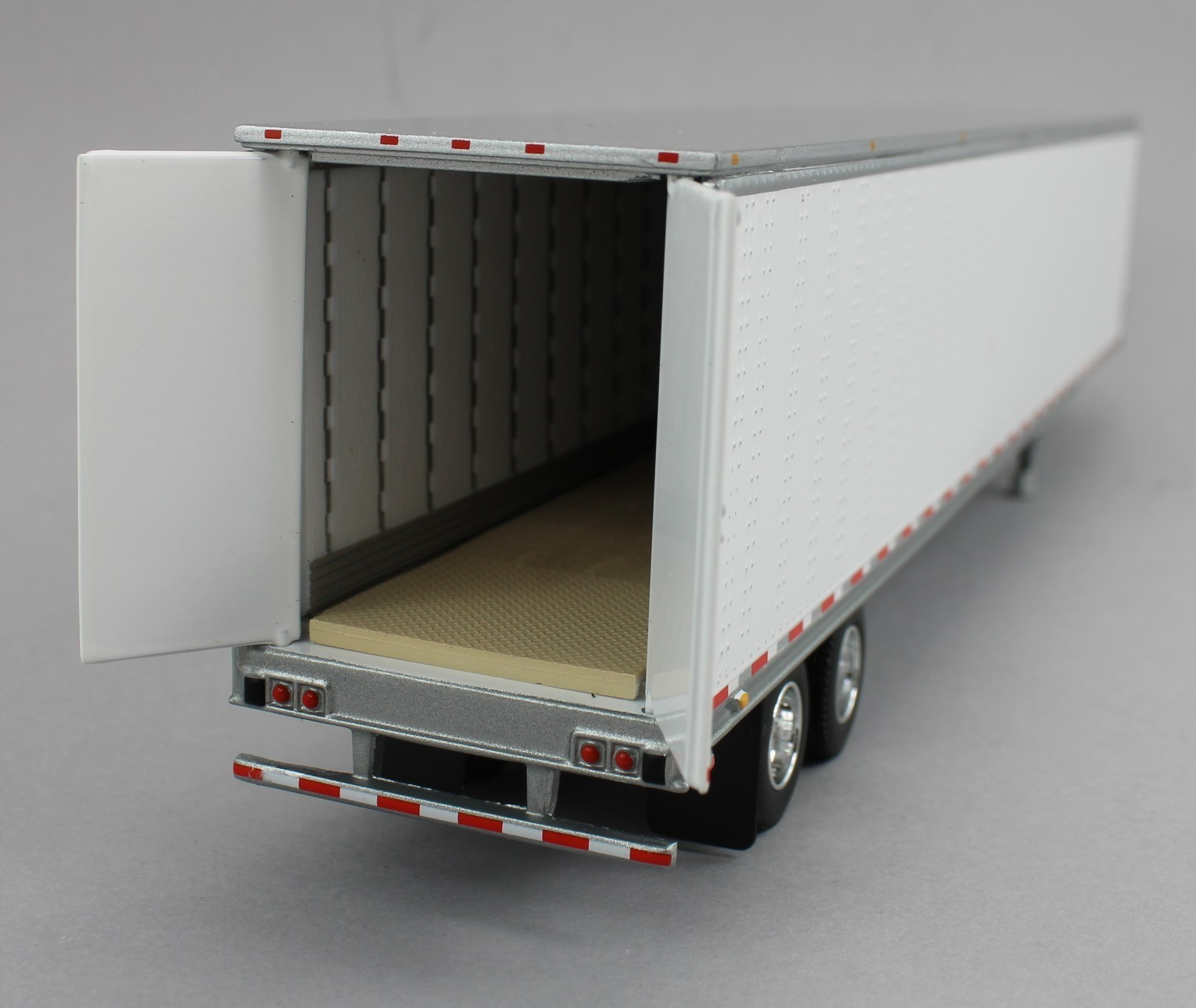 DCP 1:64 *RED* Peterbilt 589 58″ Flattop w/53′ VAN TRAILER *NIB*