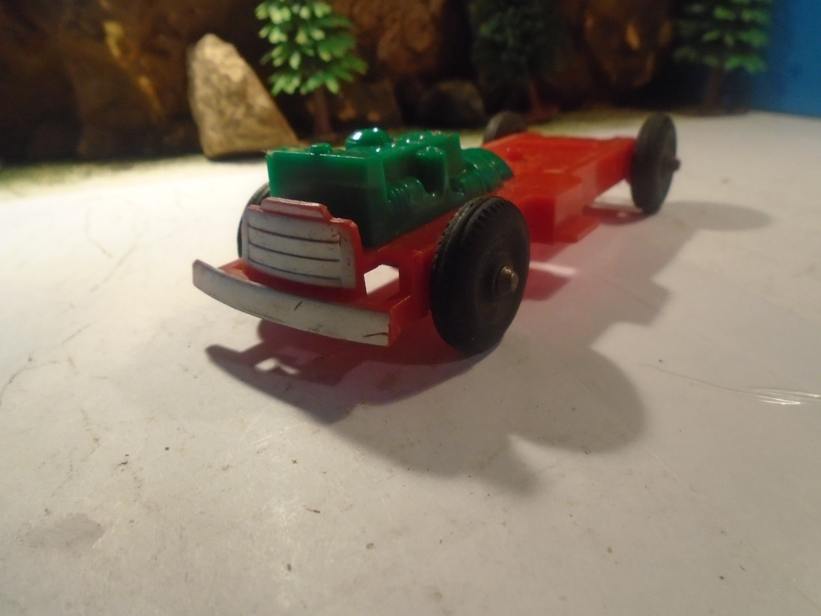 HULBY KIDDIE TOY TRUCK PLASTIC BASE CHASSIE, MOTOR AND WHEEL SET 1-185-1