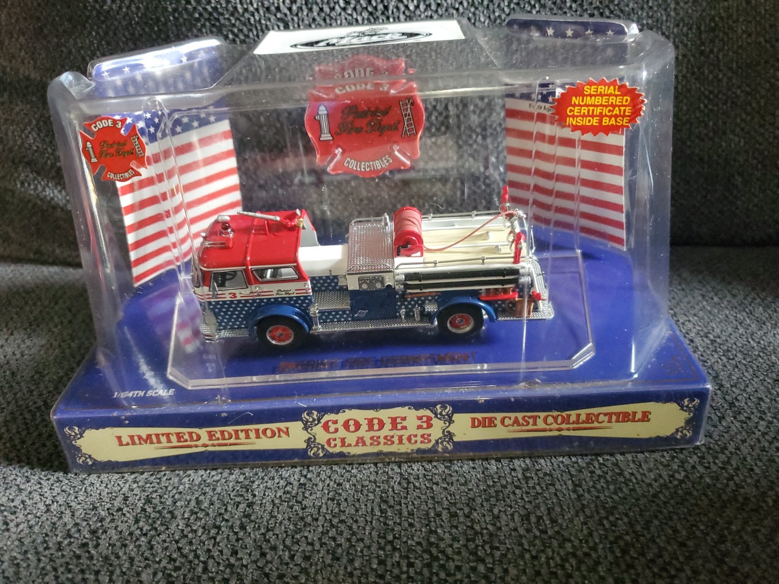 Mack Code 3 Classics Patriot Fire Dept 1/64 Die Cast Fire Engine 12351 (C3-5)