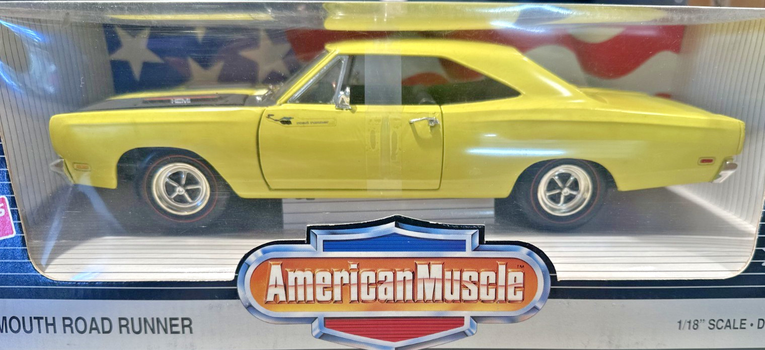 American Muscle 1969 Plymouth Road Runner – Yellow -1:18-Made 1993-Diecast- New