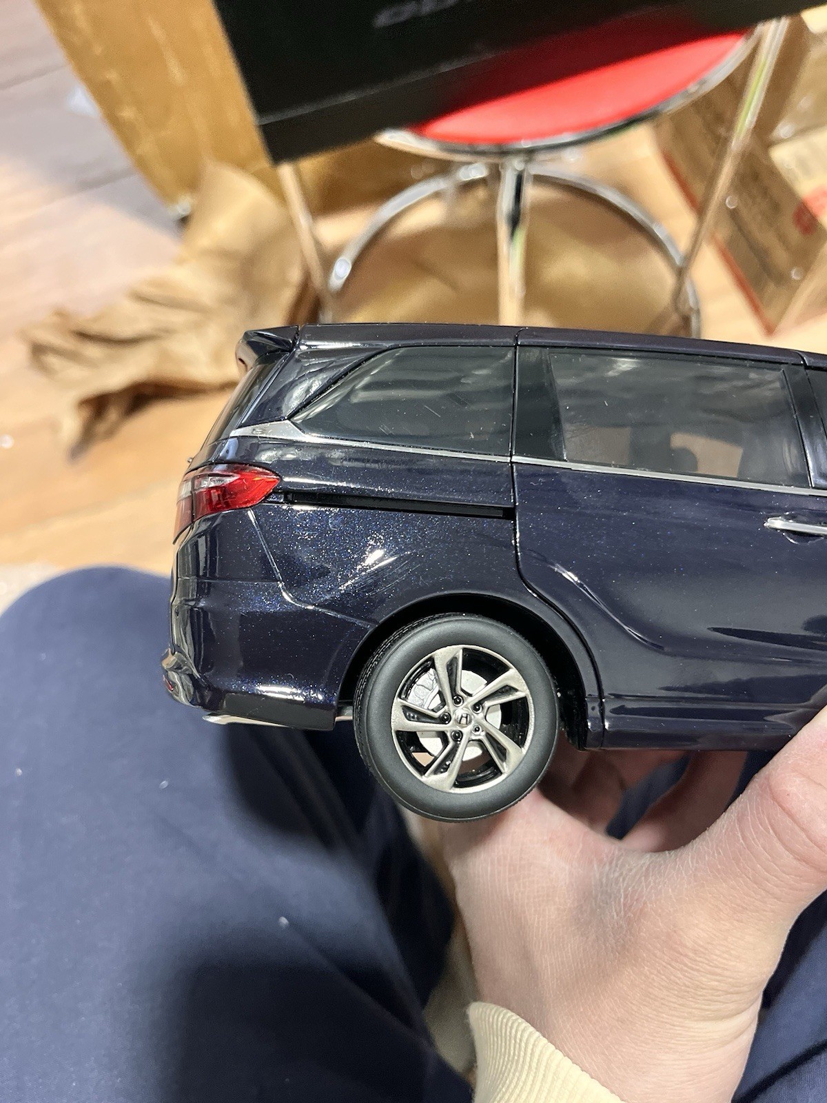 1:18 Scale 2015~2018 Honda Odyssey Obsidian Blue Pearl Diecast Model With Base