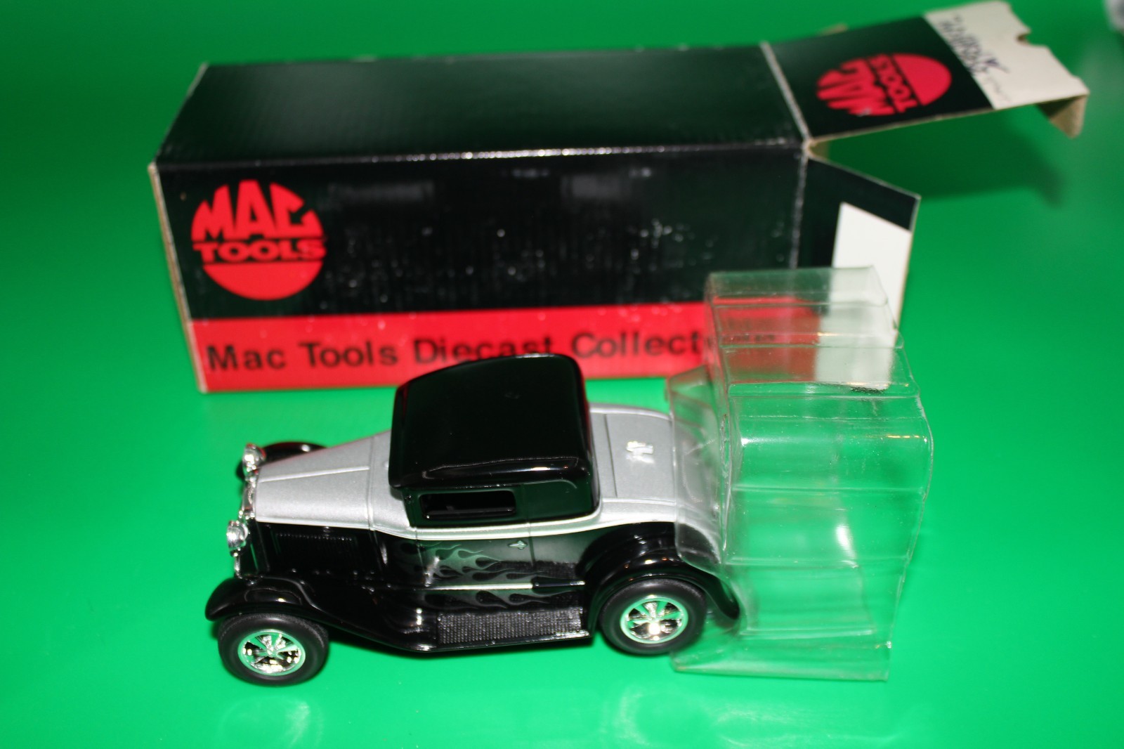 Mac Tools 1932 Ford 3-Window Coupe 1:43 Diecast Model Replica New In Box
