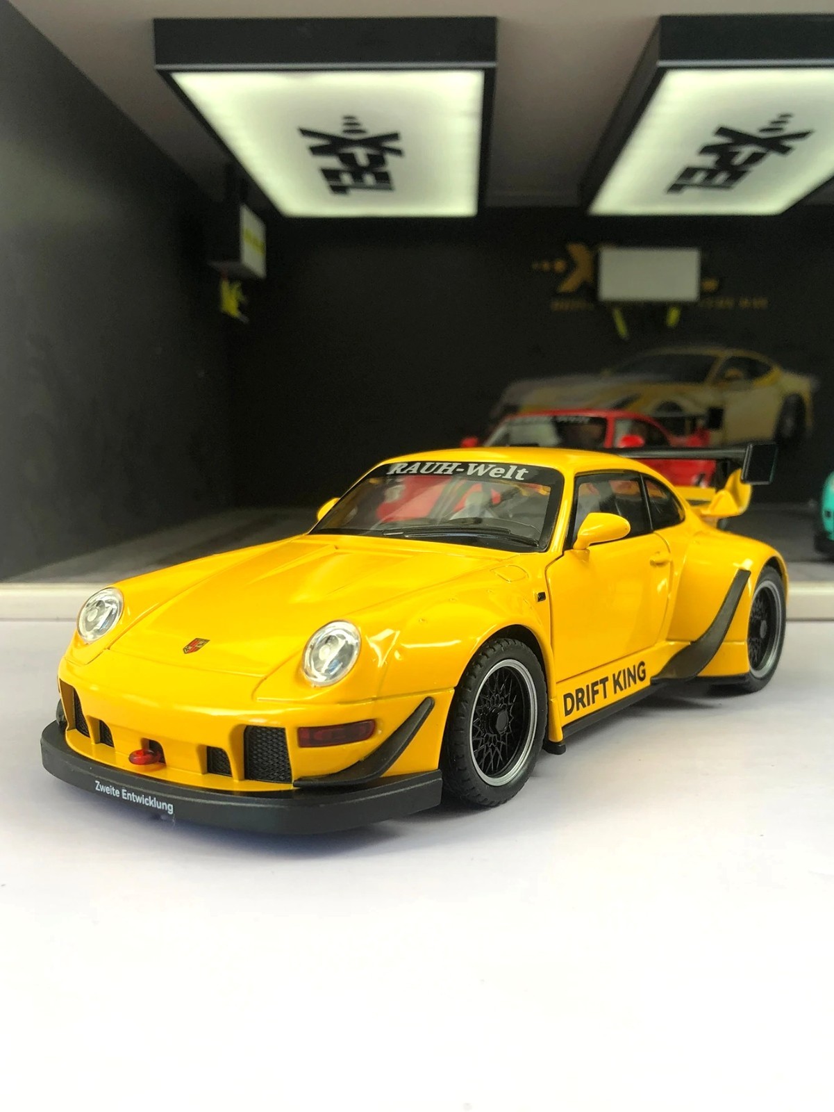 1:22 Porsche RWB 993 Targa 911 Diecast Model Car – Sound Light Pull-Back Toy
