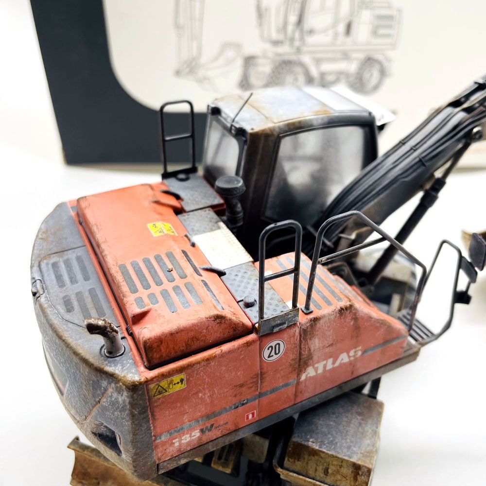 1/32 Scale At Collection Atlas 185W Wheeled Excavator Muddy Version Nokian Tyres