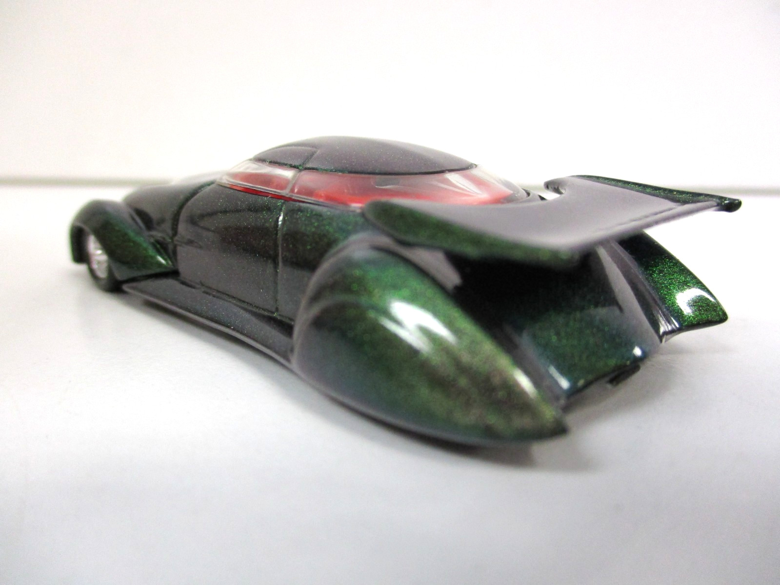 HOT WHEELS – RAREFLOW – CUSTOM 1933 CHRYSLER AIRFLOW – REAL RIDERS – 1/64
