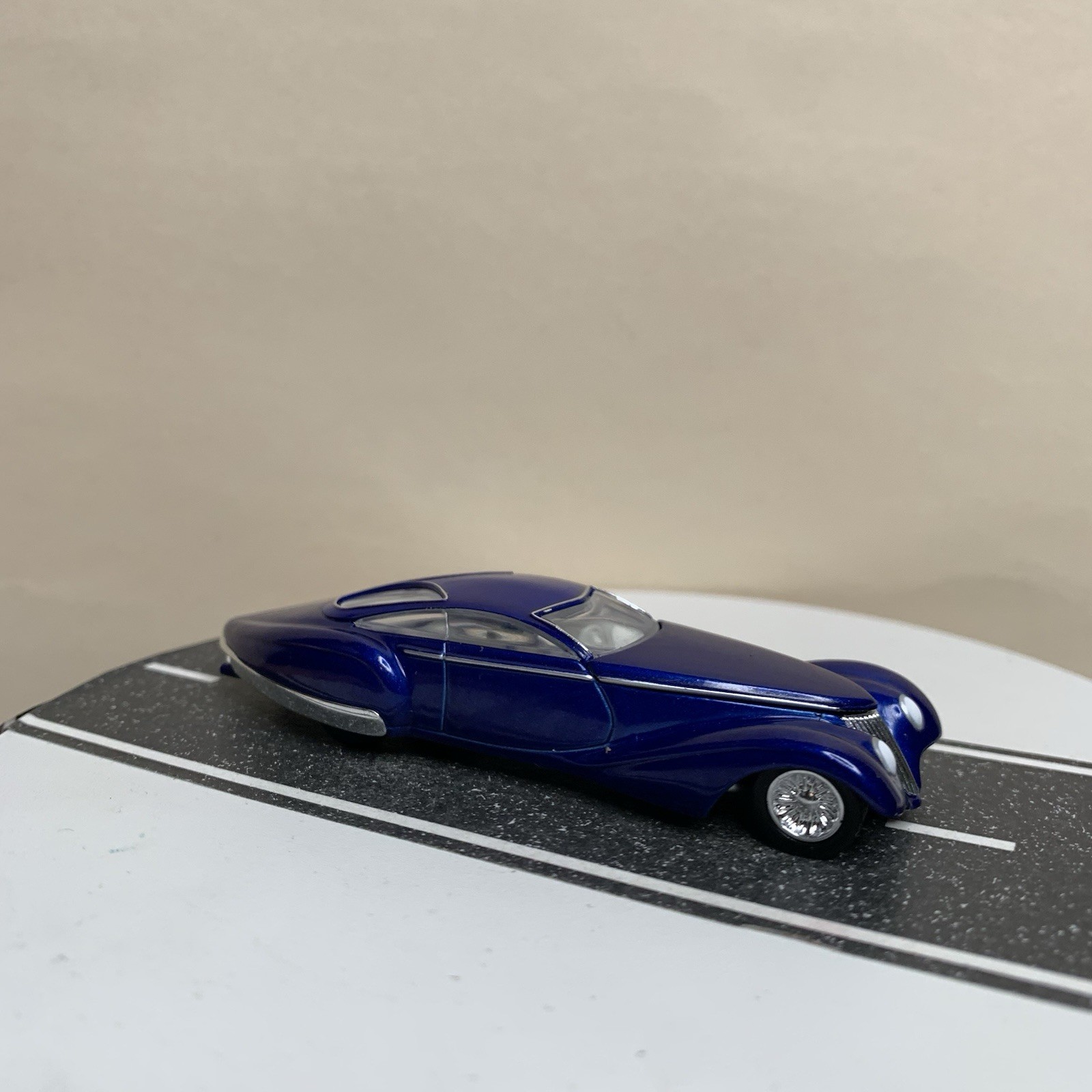 Hot Wheels Chip Foose Original Design Manhattan Hot Rod Custom Blue 1:64 NM