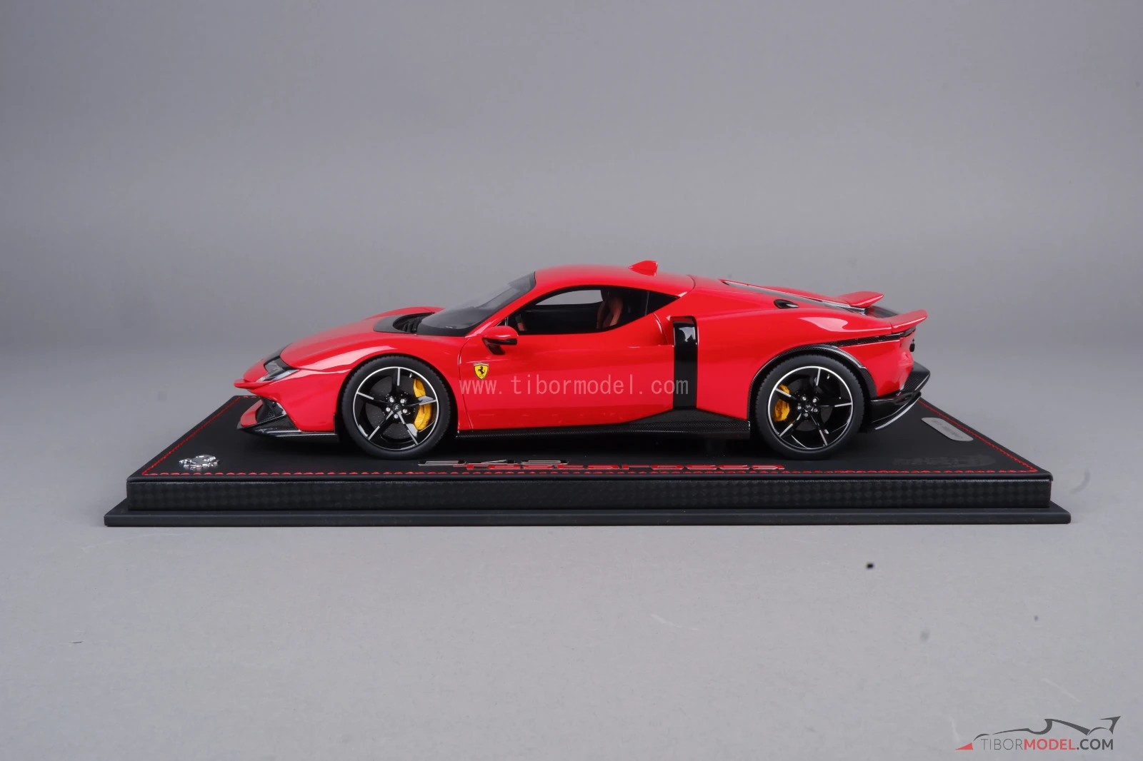 Ferrari 849 Testarossa 2025 red, rosso corsa, with showcase, 1:18 BBR, P18275D1