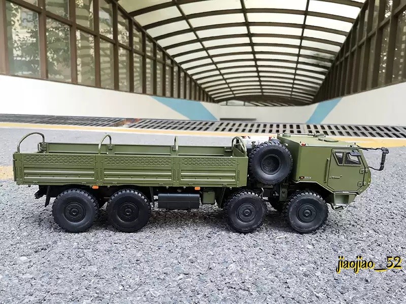 1/24 SHACMAN CTZ191 SX2306 8×8 Off-road Military Personnel Carrier Truck Model