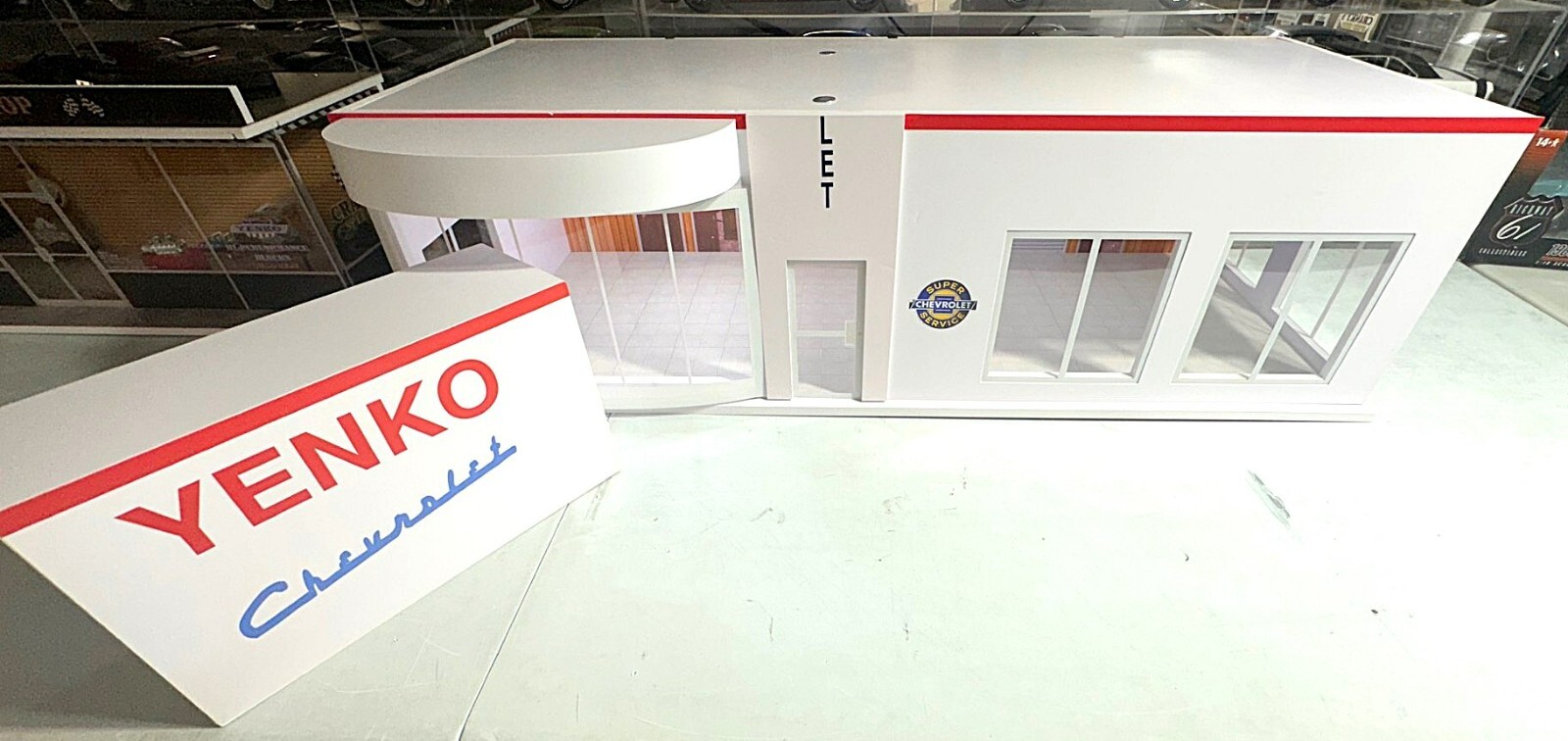 1/18 SCALE, YENKO CHEVROLET SHOWROOM DIORAMA!