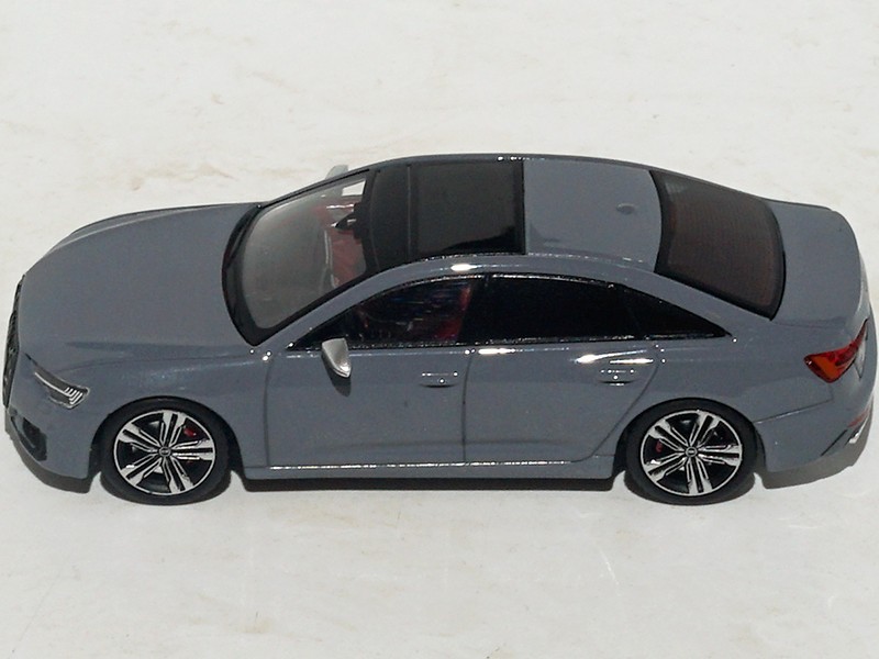 1:64 Masdi 2024 Audi S6 Nardo Grey‌