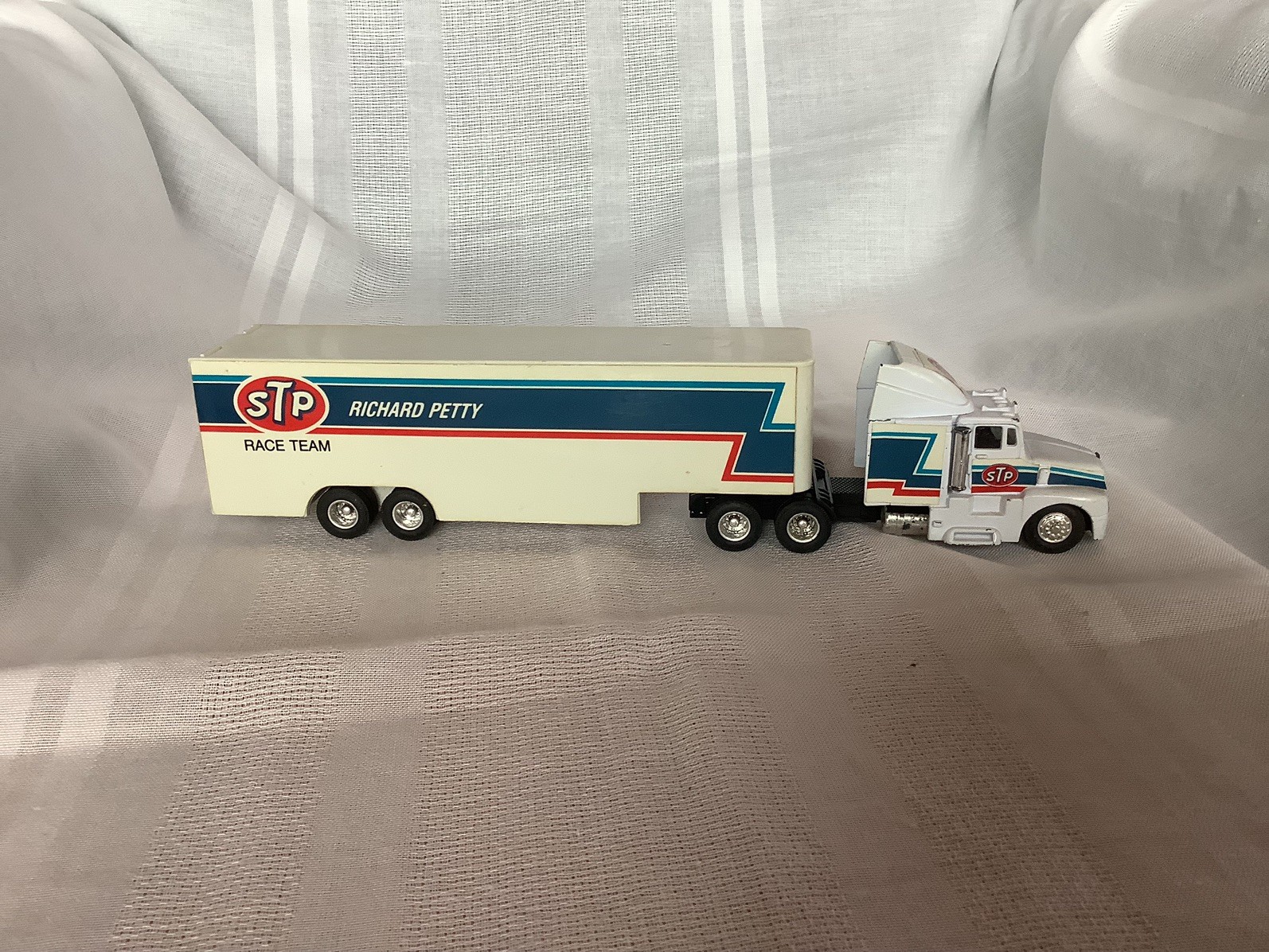 Racing Champions NASCAR Semi Truck Richard Petty STP Race Team Toy