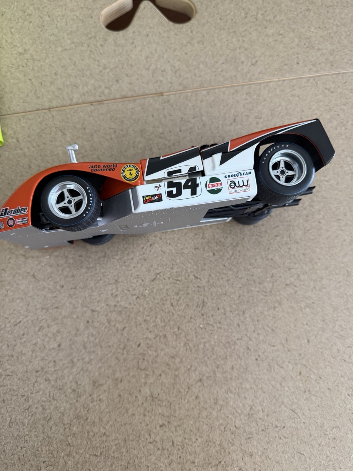 1 18 GMP 1969 McLaren M 8 B Race Car #1 High Wing Can Am
