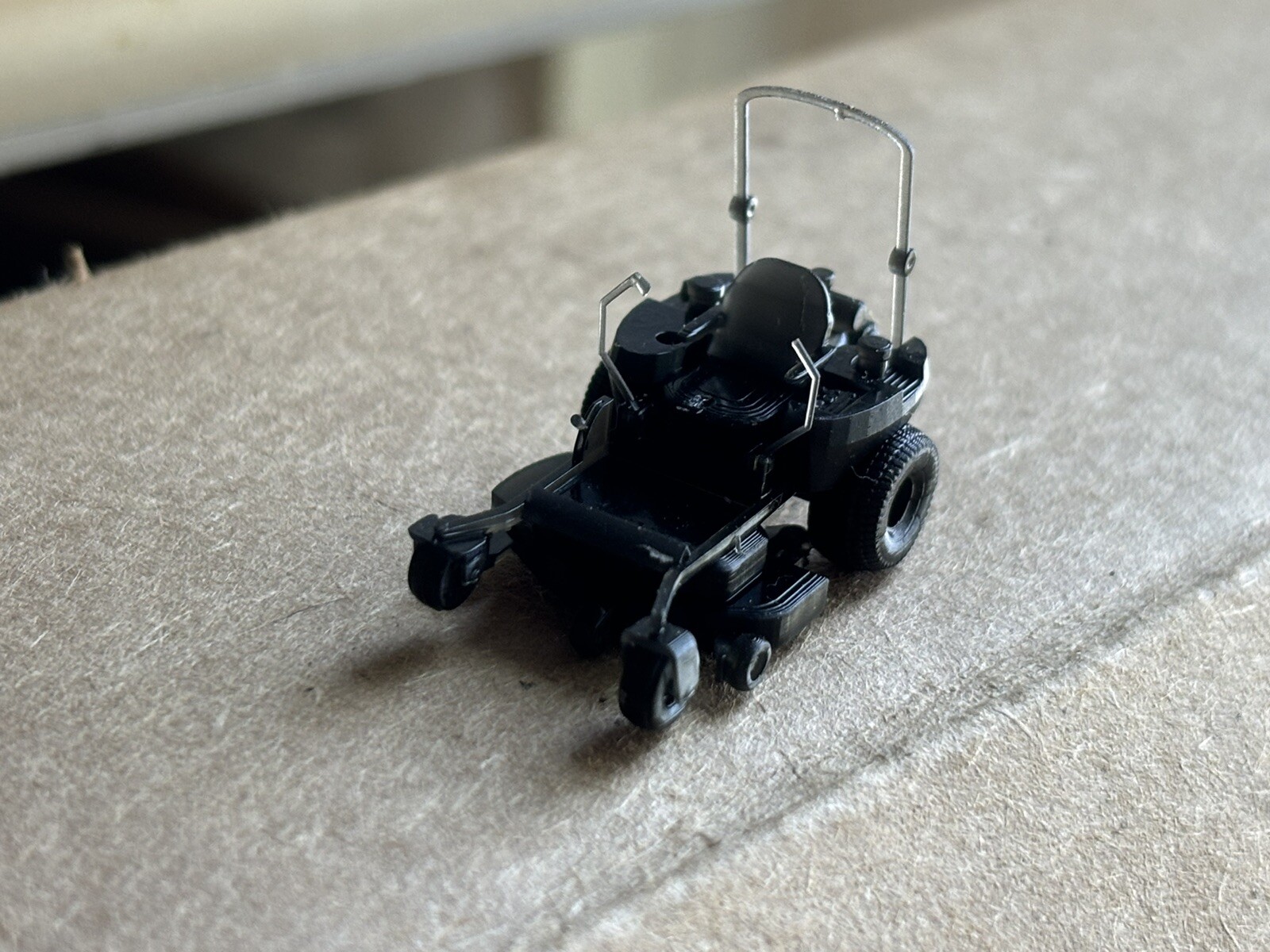 1/64 Scale 3D Printed Zero Turn Lawn Mower For Farm Diecast Diorama Greenlight
