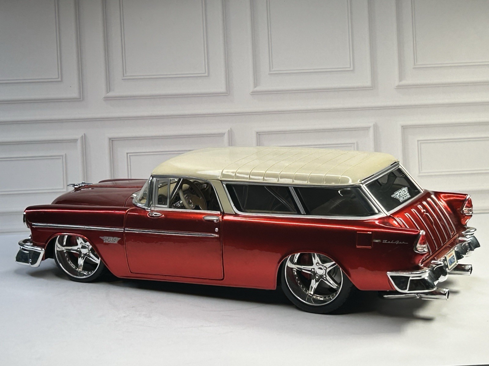RARE Maisto 1955 Chevrolet Bel Air Nomad Pro Rodz Metallic Red 1:18 Die Cast