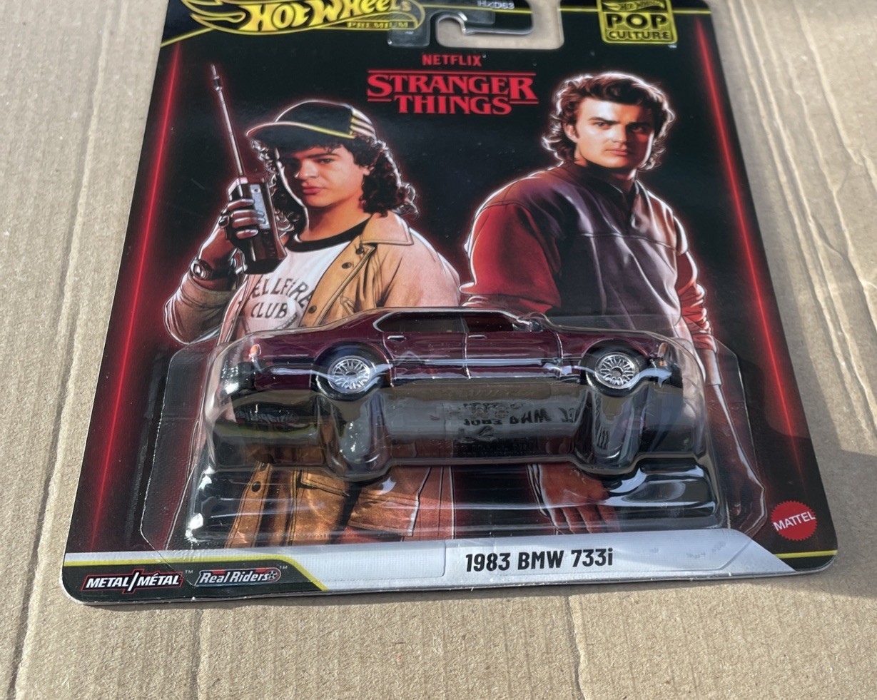 Hot Wheels Premium Netflix Stranger Things 1983 BMW 733i