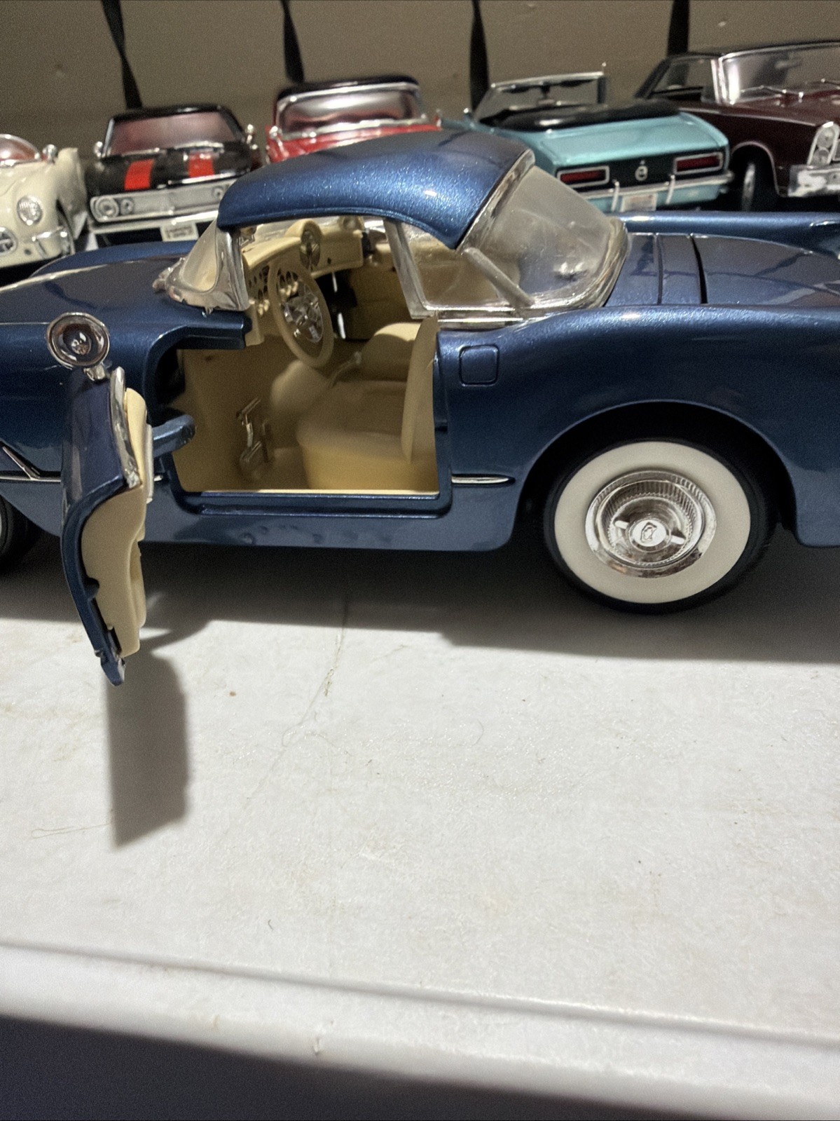 1954 Chevrolet Corvette Convertible Mira Golden Line 1:18 Diecast Car Model Navy