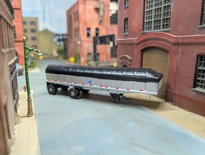 1/87 HO Scale Custom Built Tandem Spread Axle Covered Axle Dump Trailer.