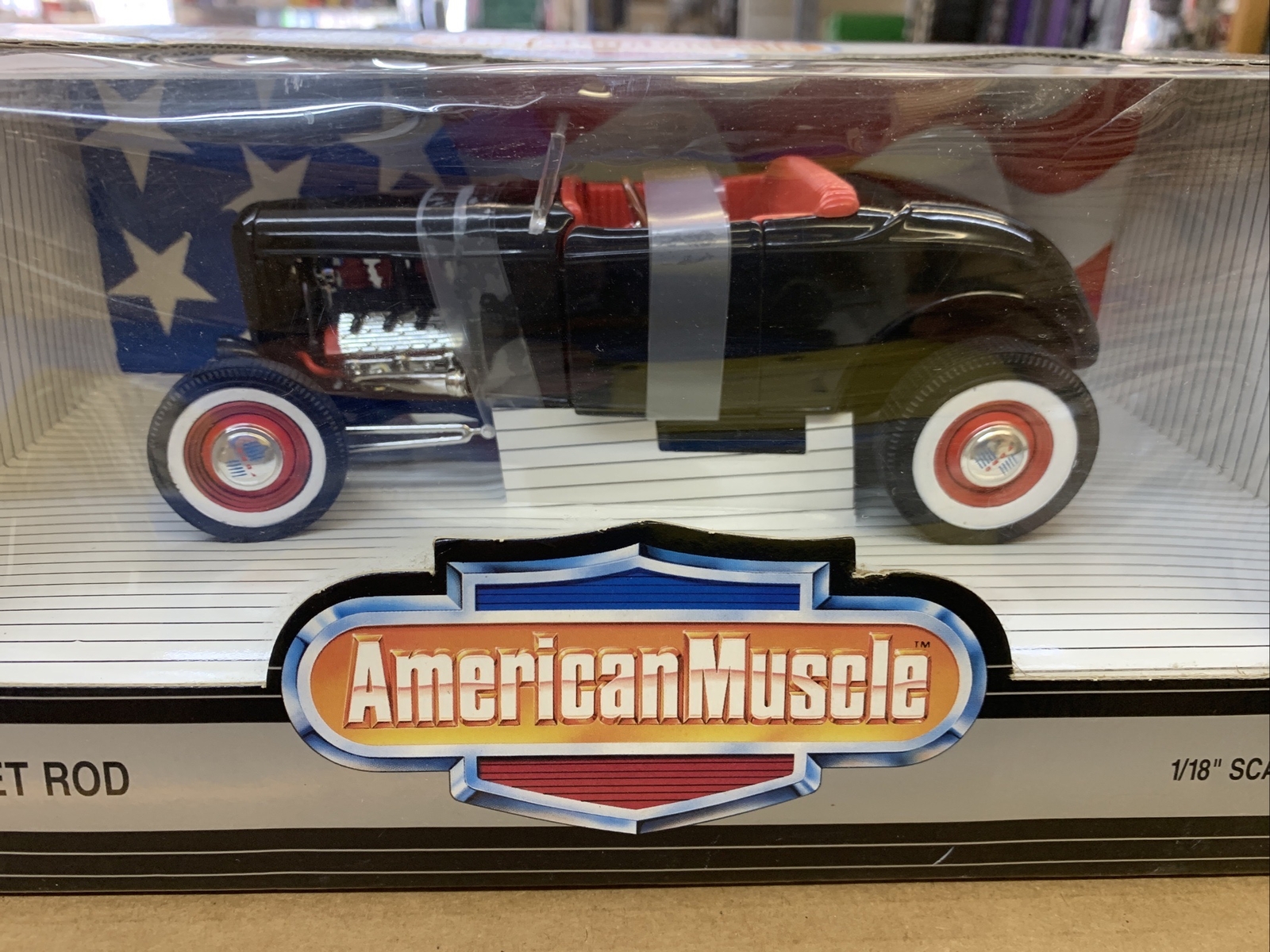 ERTL 1932 Ford Flathead V8 Street Rod 1:18 Black Diecast American Muscle Car