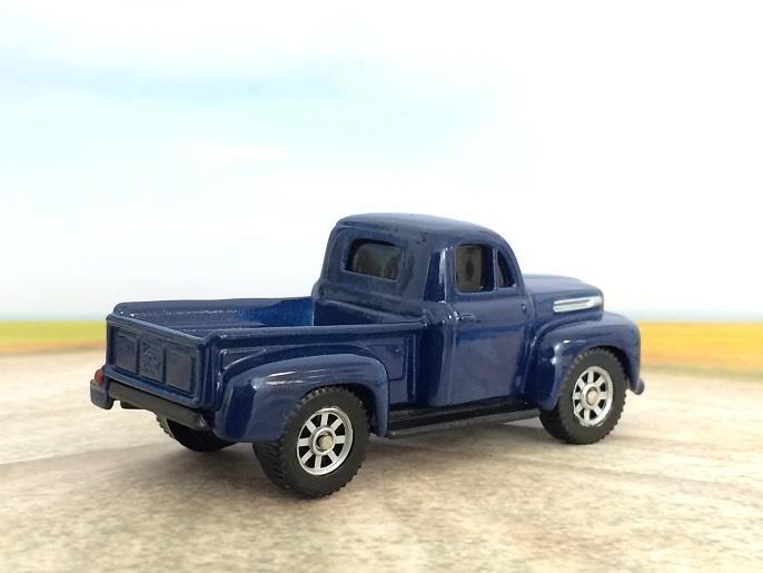 Vintage Motoring 1948 Ford F1 Flathead V8 Step-Side Pickup 1/64 Scale Ltd Ed P14