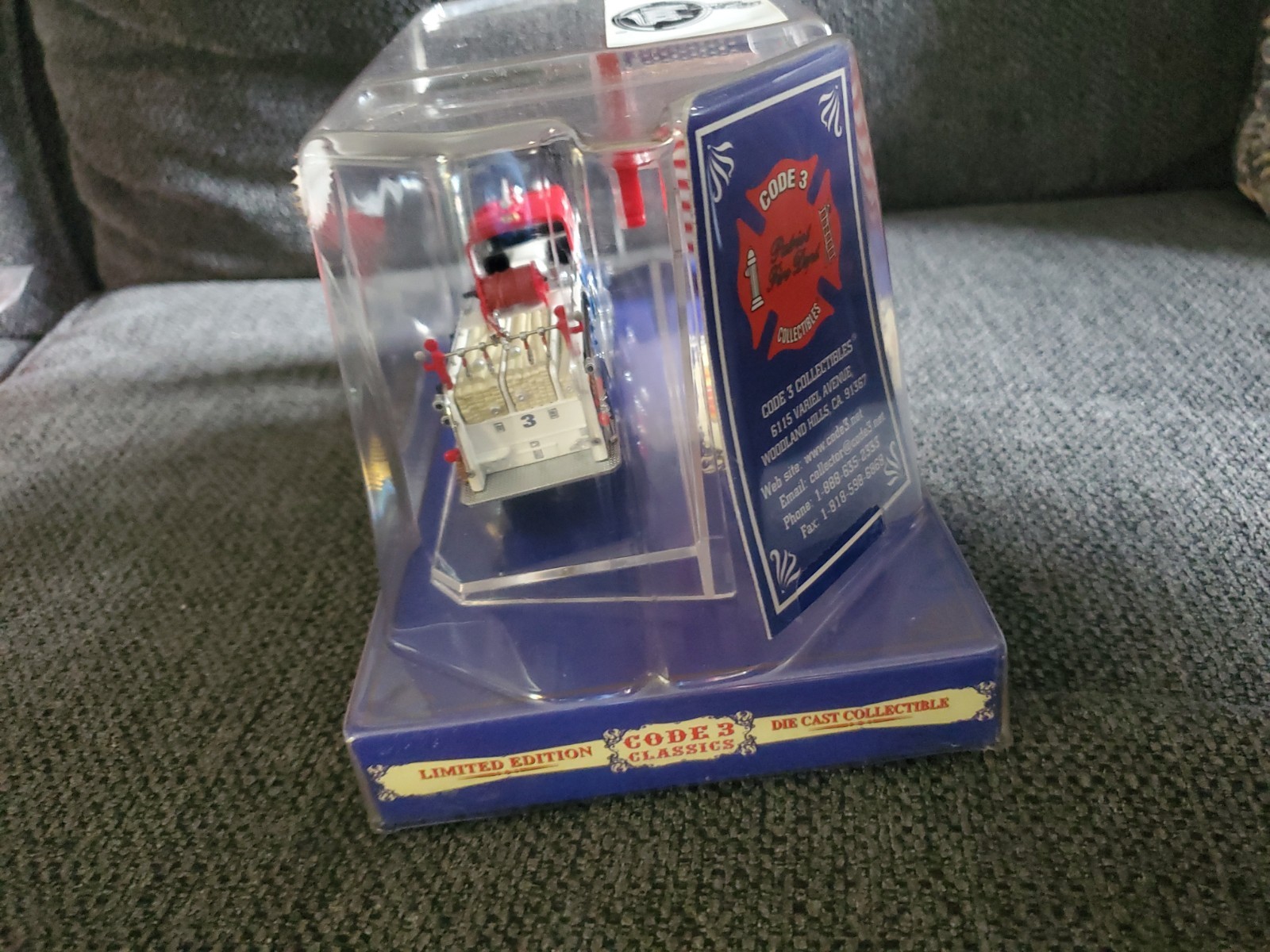 Mack Code 3 Classics Patriot Fire Dept 1/64 Die Cast Fire Engine 12351 (C3-5)