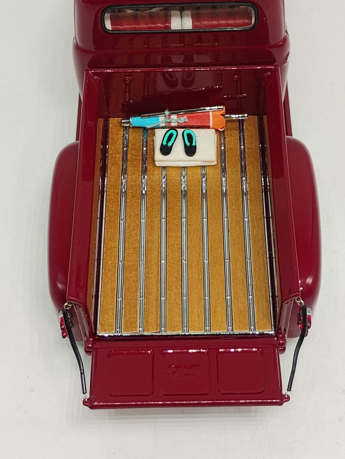 Danbury Mint 1:24 Scale Deep Metallic Red 1951 Ford F-1 Custom Pickup