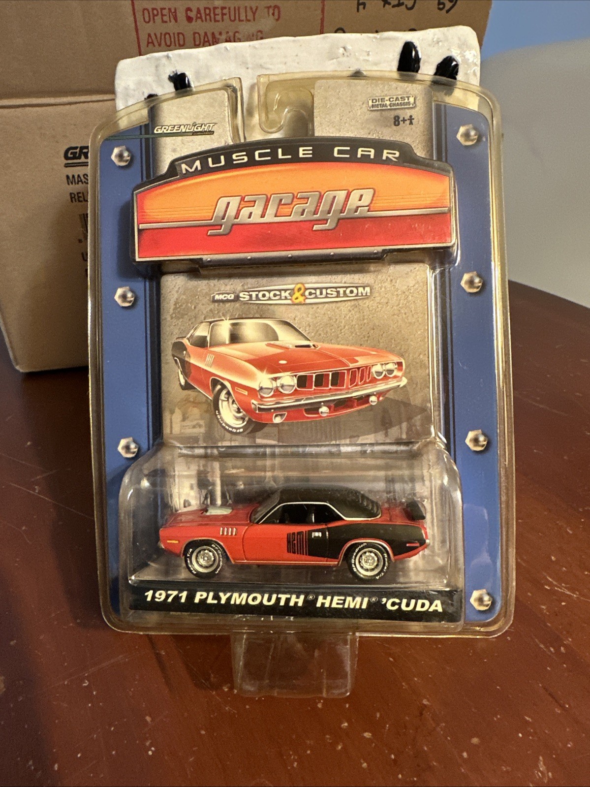 2007 Greenlight 1971 Plymouth Hemi Cuda In Red Package Shows Signs Of Age ￼