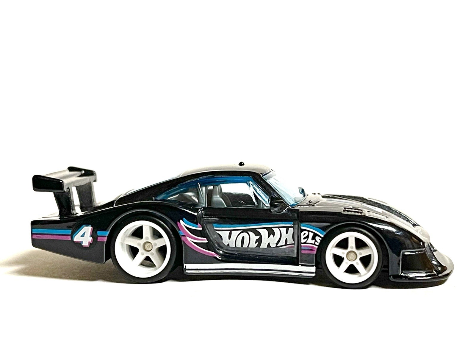 Hot Wheels New 2026 Porsche 935 78 #4 Mail In Loose