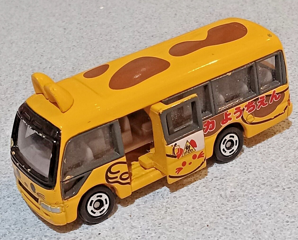 Tomica Tomy ( 2004 ) Toyota Coaster No. 92