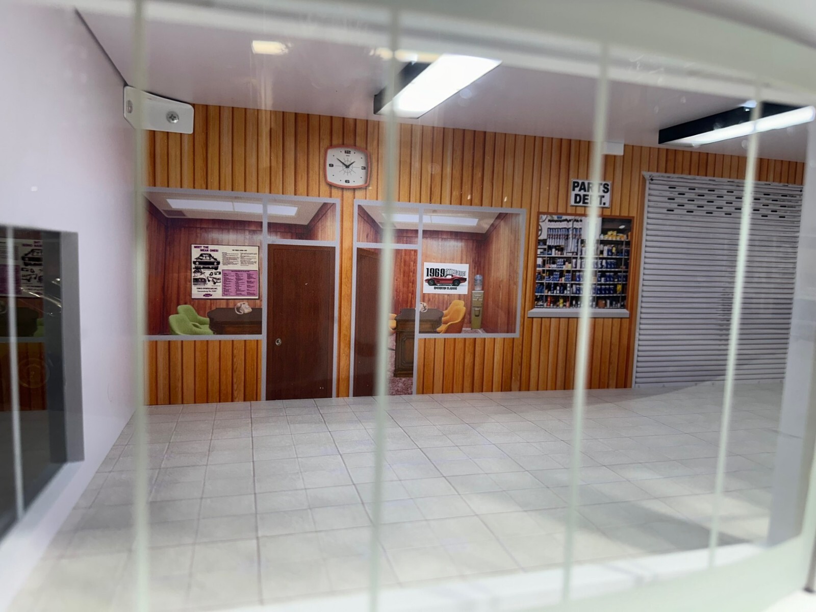 1/18 SCALE, YENKO CHEVROLET SHOWROOM DIORAMA!