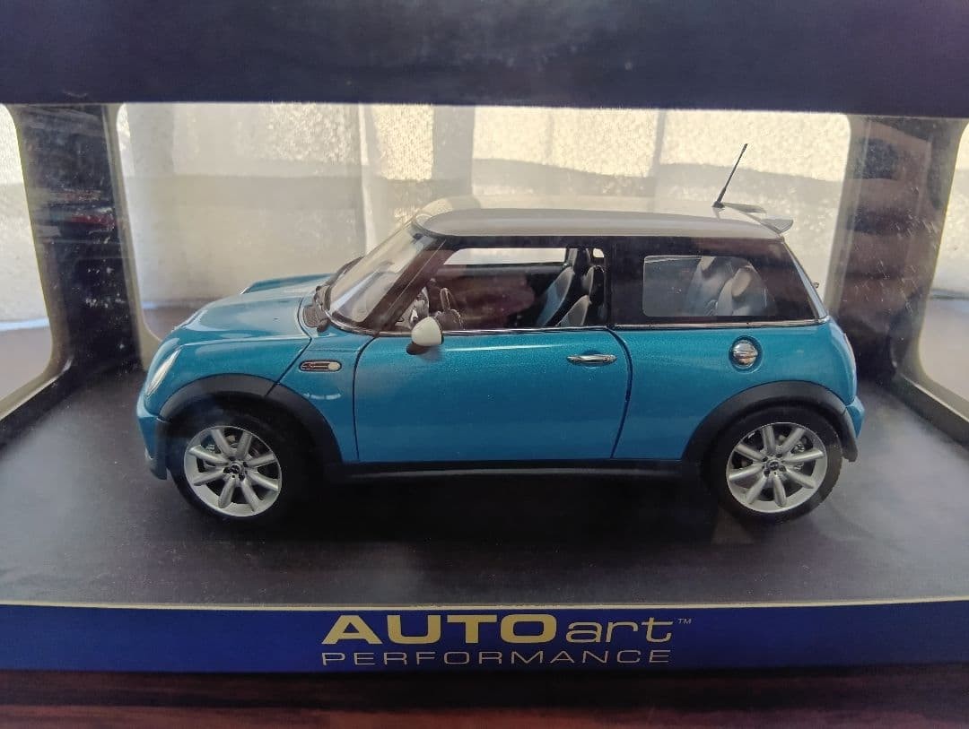 AUTOart 1/18 Mini Cooper S R53 Electric Blue 74841 Diecast Model