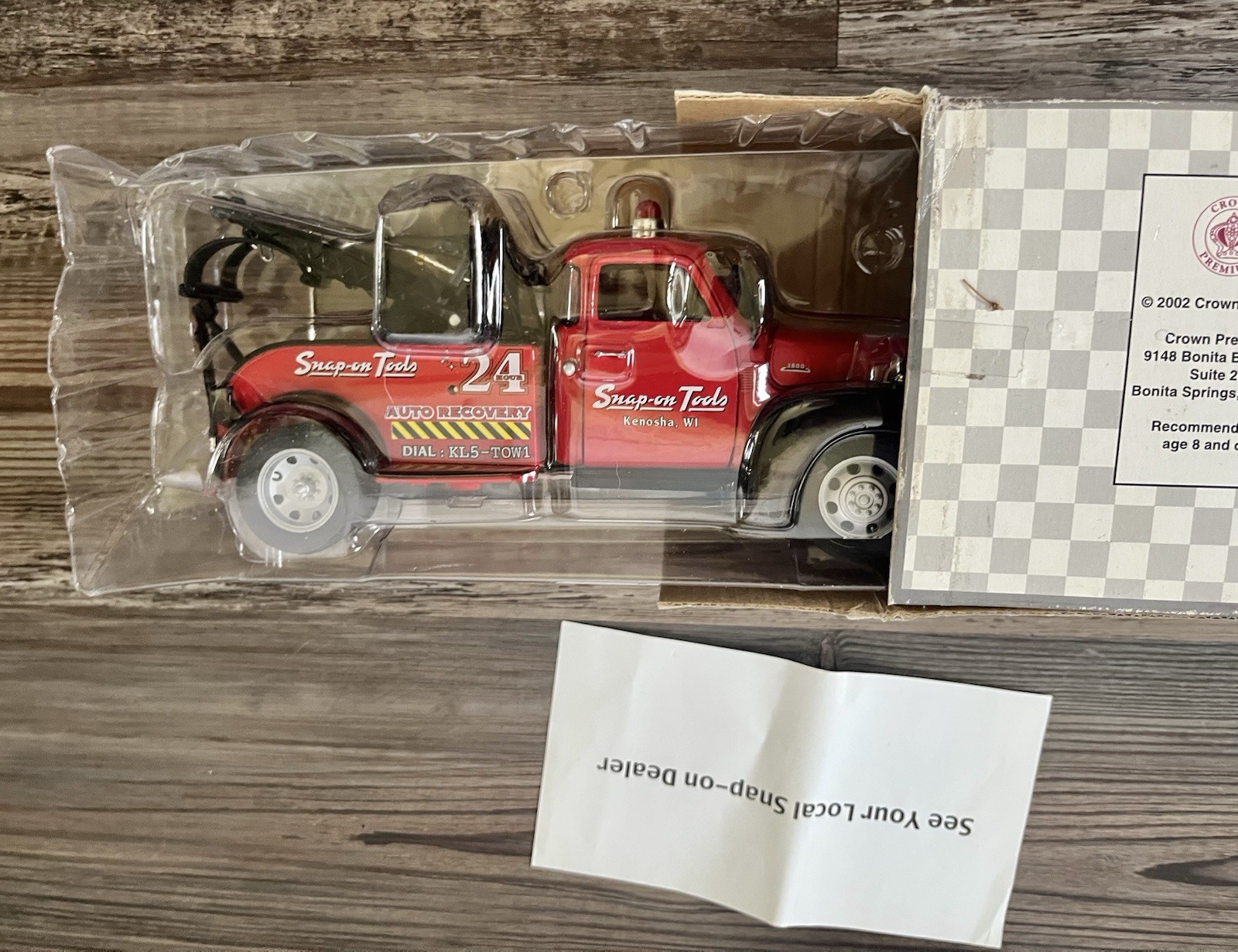 NIB Snap-on Tools 1953 Chevy Wrecker 1:24 Die Cast Crown Premiums #2402494 Truck