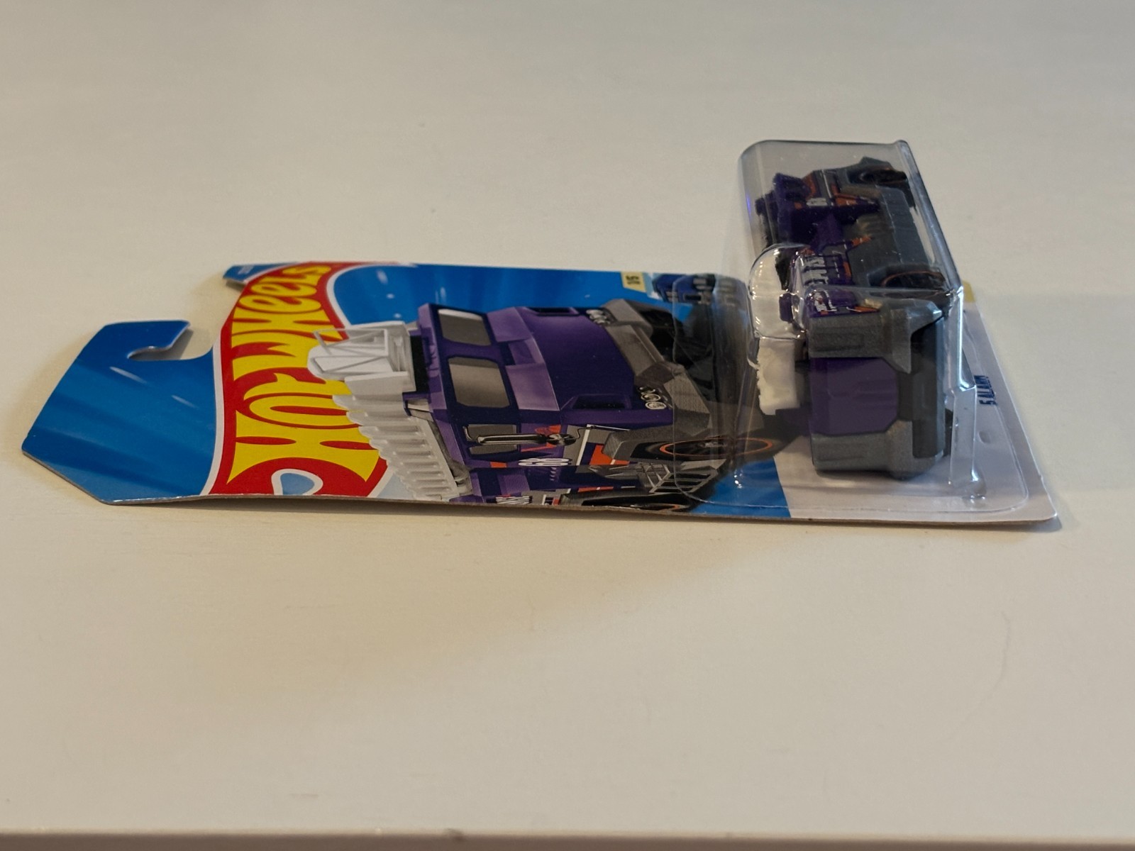 Hot Wheels 5 Alarm HW Heavyweights Firetruck 2026 Item # JJJ03