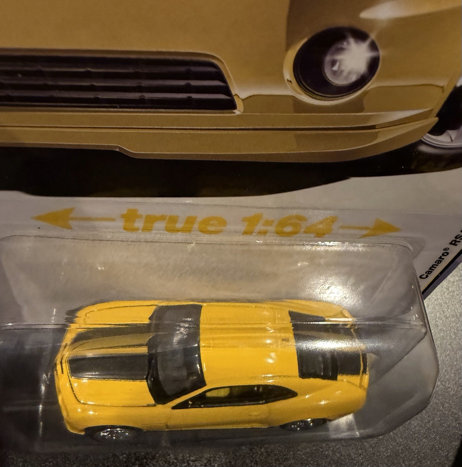 2024 New Auto World ULTRA RED Chase 2010 Chevy Camaro RS/SS & Yellow Version HTF