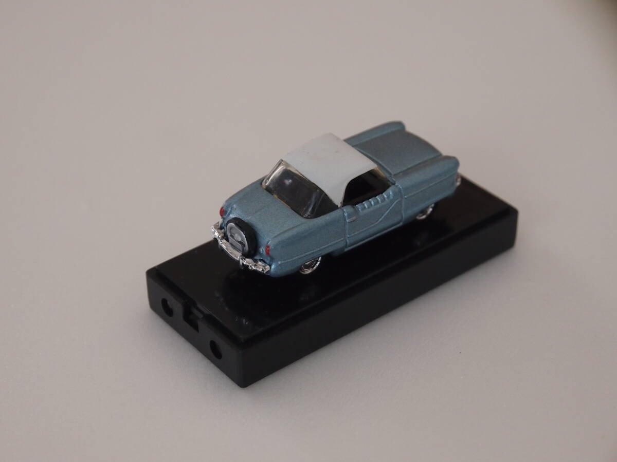 WIDEA 1/87 Nash Metropolitan Coup (light blue metallic/white)