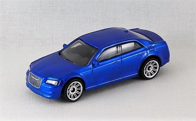 2022 Matchbox 2015 Chrysler 300 – Metalflake Blue – Loose